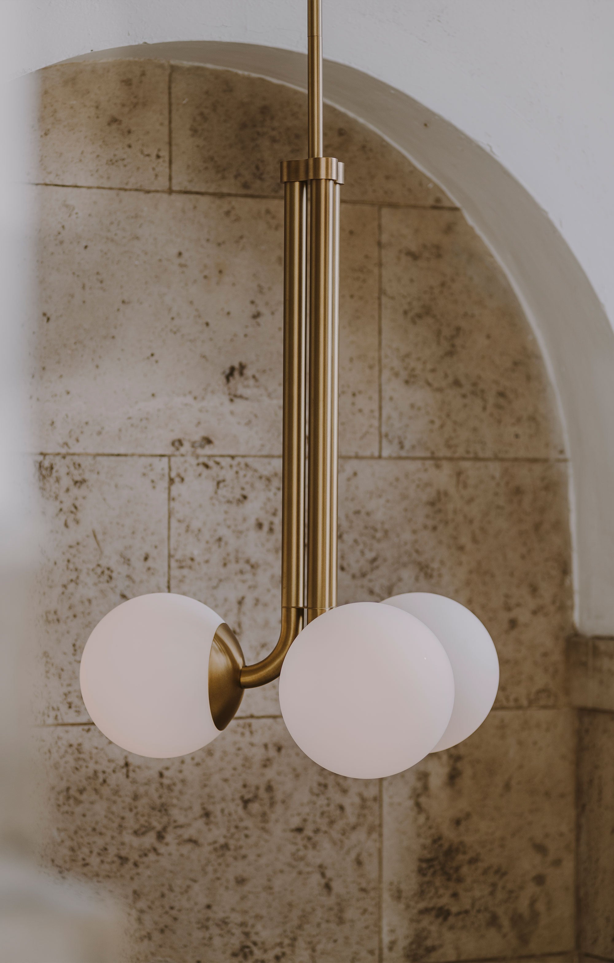 Schwung Tubular 700 Chandelier Burnished Brass